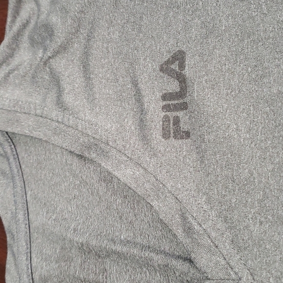 Fila Short Sleeve V Neck Wicking Fitted Tee M VGUC - Picture 2 of 12